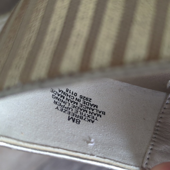 Nwot Anne Klein Gold Women's Flats - Picture 4 of 11